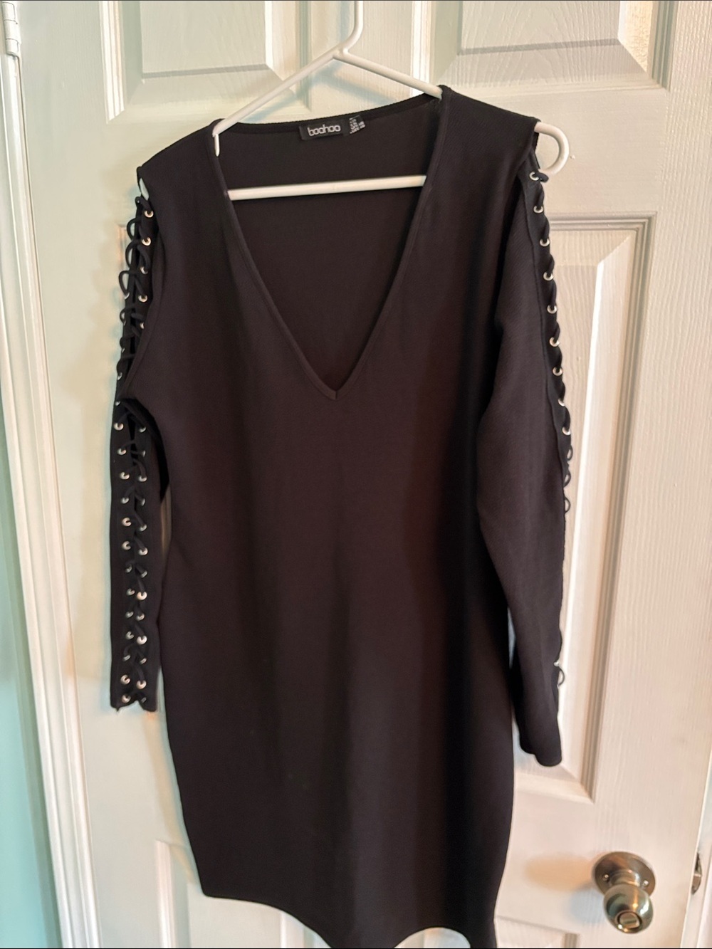 New Boohoo Black V-Neck Lace-Up Cold-Shoulder Long Sleeve Dress size 16